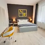 Pif Sadoveanu Apartman *