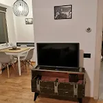 Pif Sadoveanu Apartman Brassó
