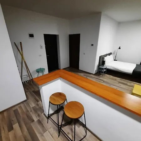 Pif Sadoveanu Apartment *